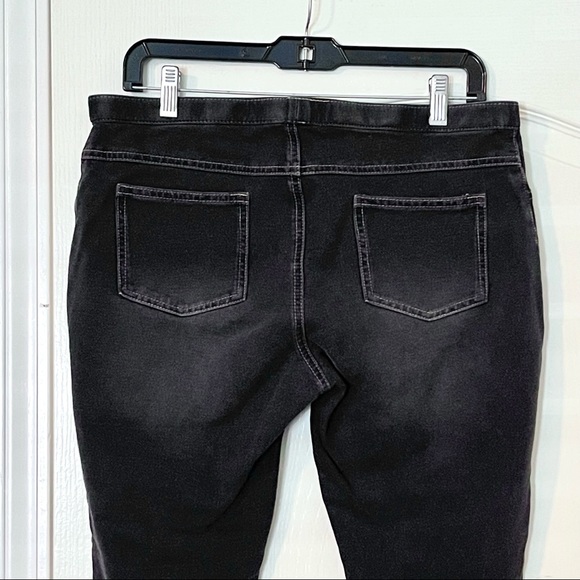 HUE Stretch Black Jean Style Leggings, Size L - Picture 5 of 8